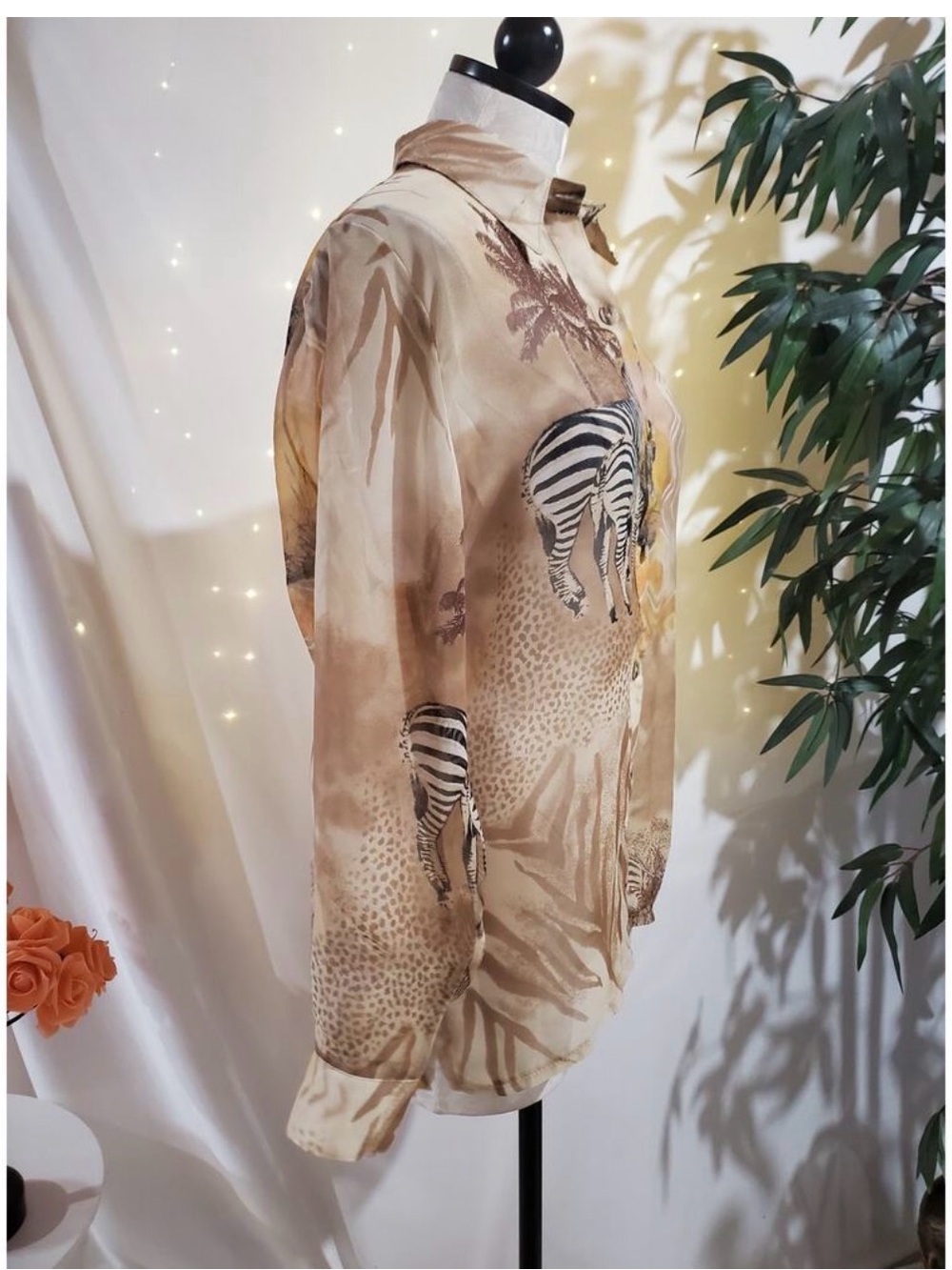 Vintage 80’s Women’s Beige Suns Sets Safari Print Button-Up Blouse - Picture 4 of 10